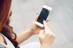 男生和女生選擇手機為何不同？ 一個看配置，一個看顏值！