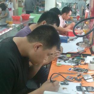手機(jī)上門維修成大熱,再也不用擔(dān)心被坑了