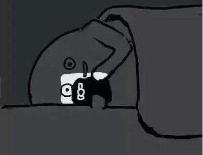 長時間黑暗環境玩手機會導致眼睛失明？來看看專家怎么說