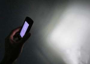 手機(jī)手電筒長時(shí)間使用會造成什么樣影響-有害處嗎?