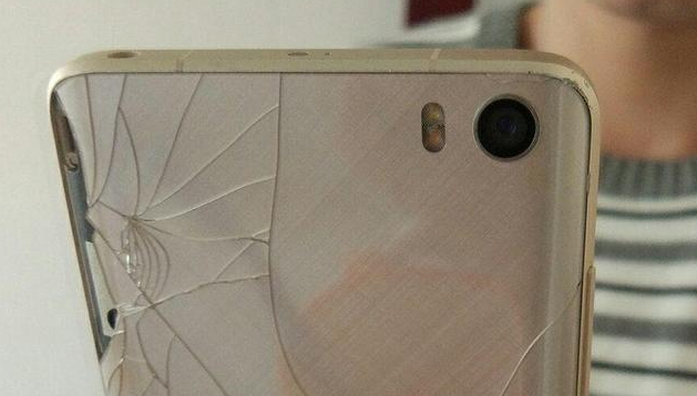 拆爆電池、拆爆液晶,選擇手機維修需注意