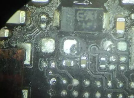 iPhone 6plus 屏幕閃白條怎么回事?如何解決