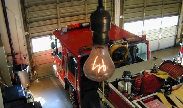 手機卡頓續(xù)航短,iPhone降頻門