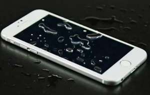 手機屏幕失靈？除了硬件損壞還有這幾種原因